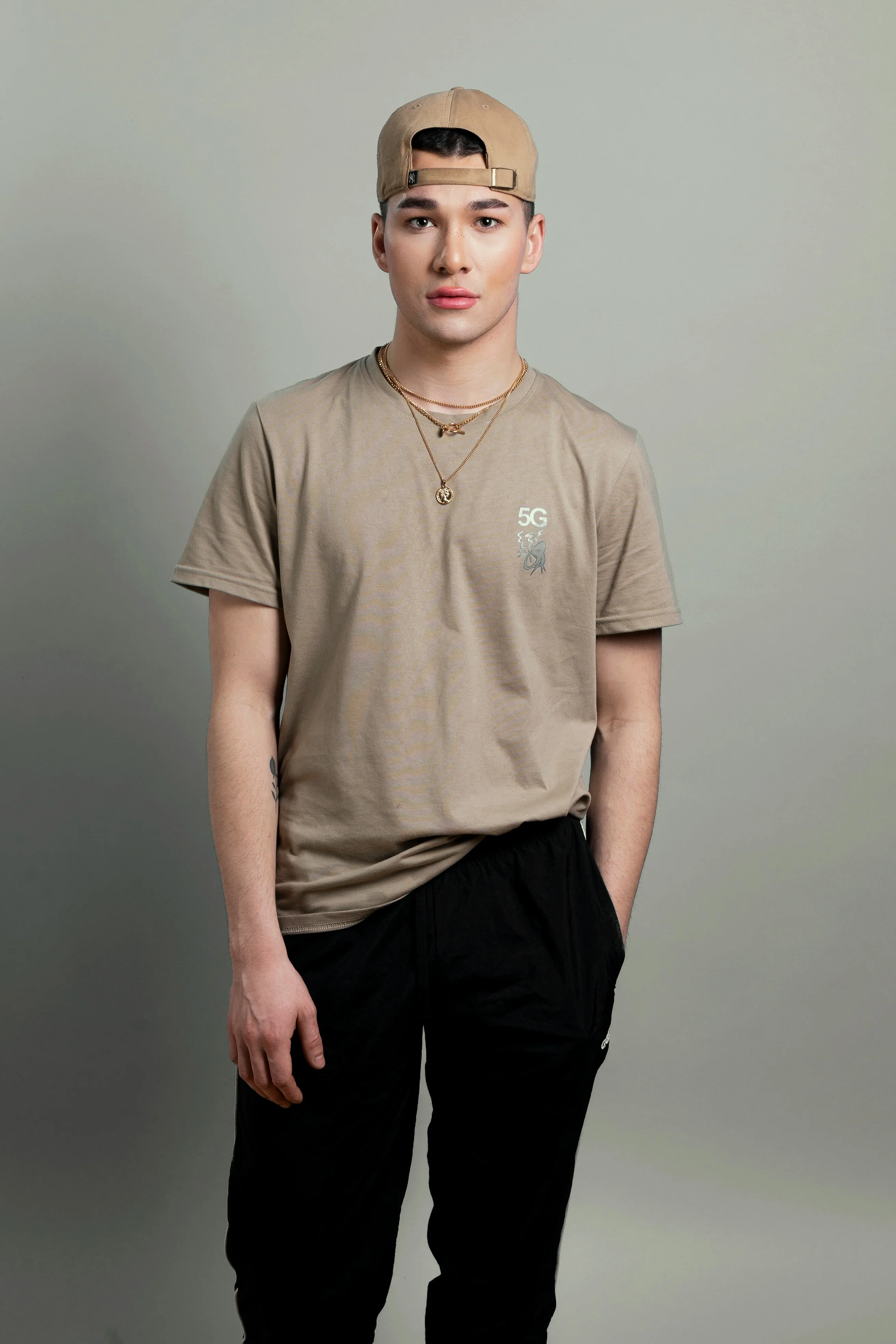 AI analyzing product